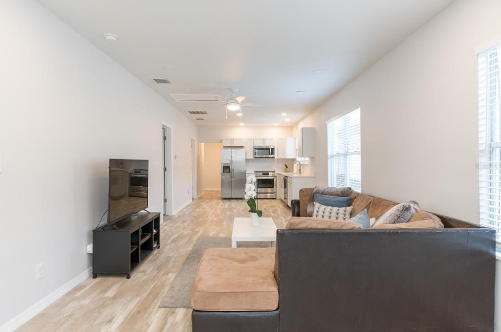 2331 Union St, Tampa FL  33607-3422 exterior