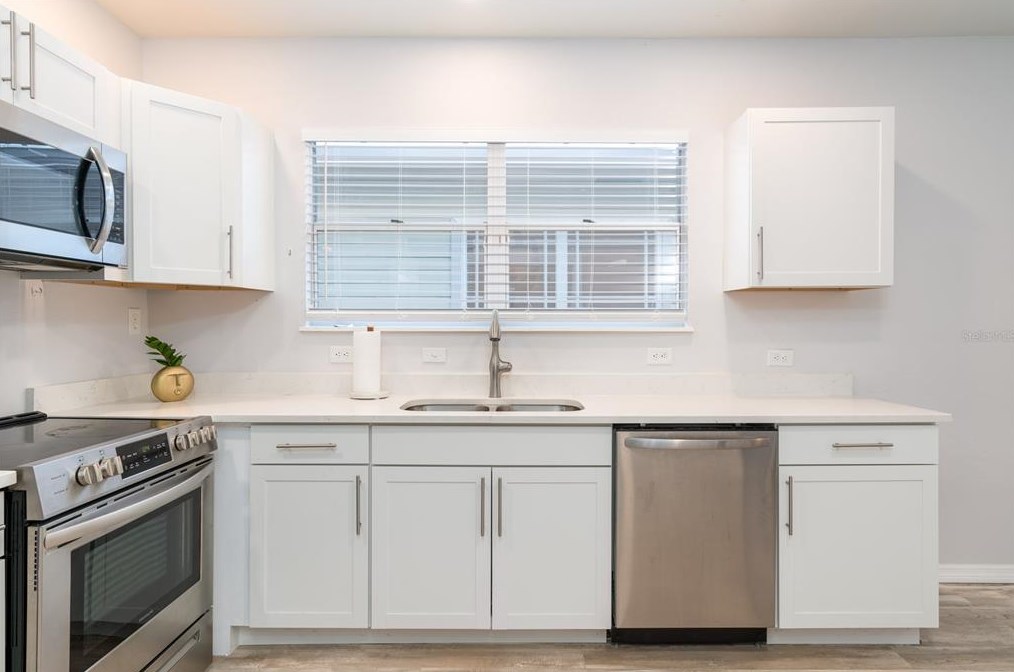 2331 Union St, Tampa FL  33607-3422 exterior