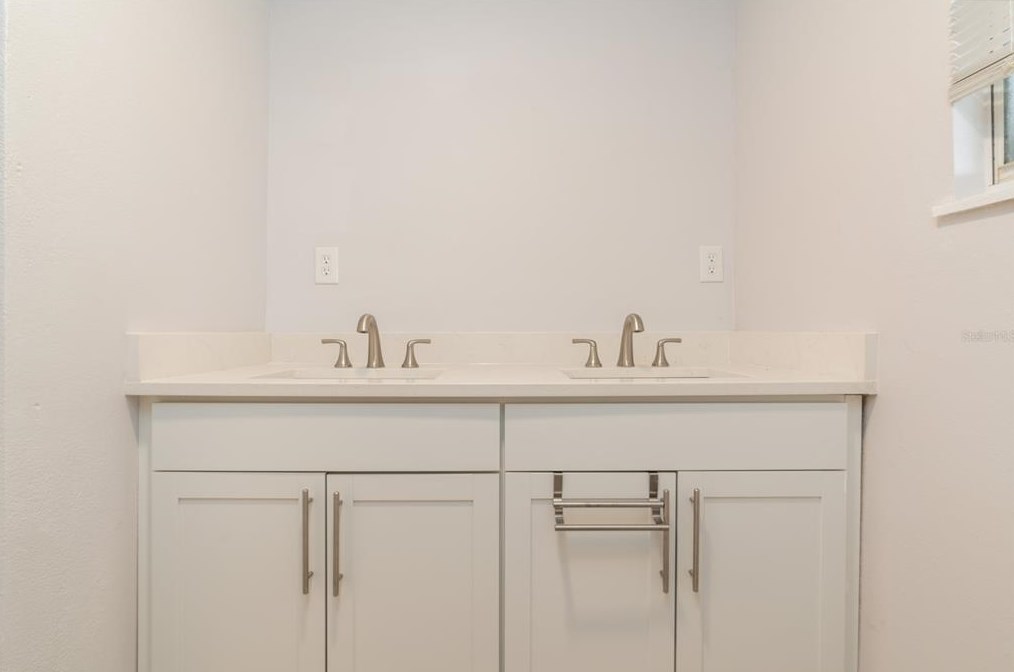 2331 Union St, Tampa FL  33607-3422 exterior