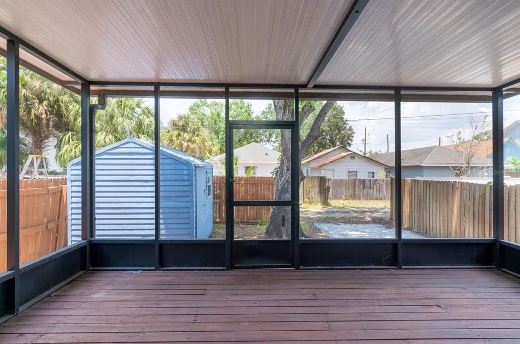 2331 Union St, Tampa FL  33607-3422 exterior