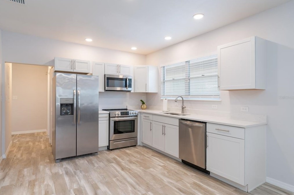 2331 Union St, Tampa FL  33607-3422 exterior