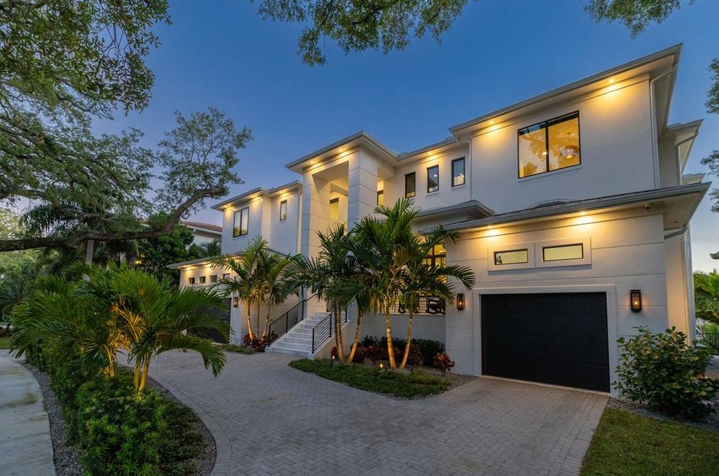 104 Ladoga Ave, Tampa FL 33606-3806 exterior