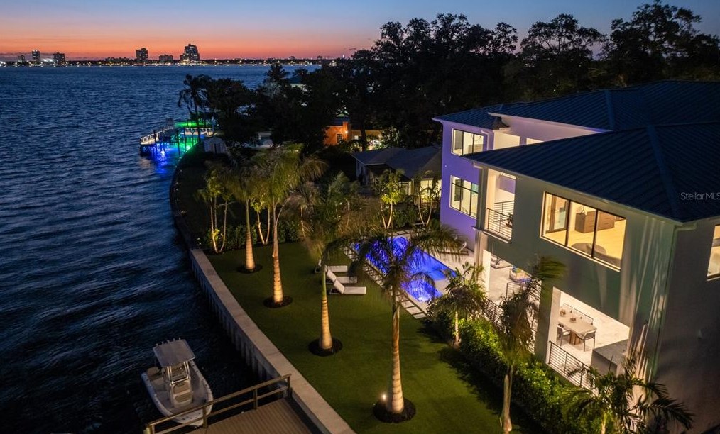 104 Ladoga Ave, Tampa FL 33606-3806 exterior