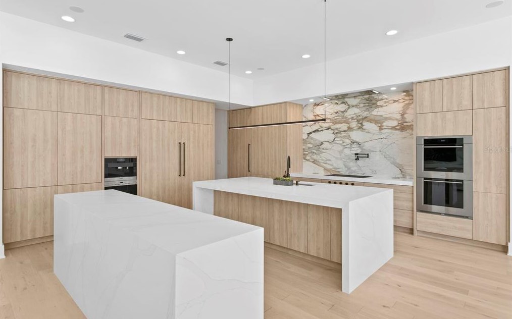 104 Ladoga Ave, Tampa FL 33606-3806 exterior