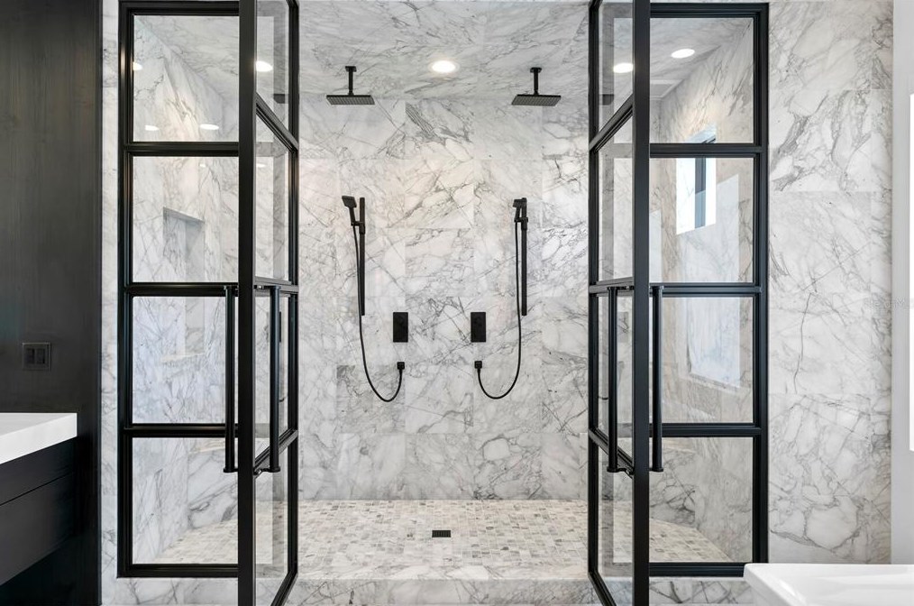 104 Ladoga Ave, Tampa FL 33606-3806 exterior