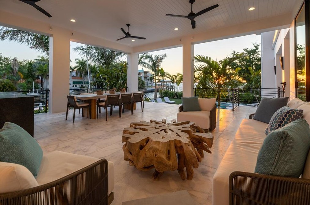 104 Ladoga Ave, Tampa FL 33606-3806 exterior