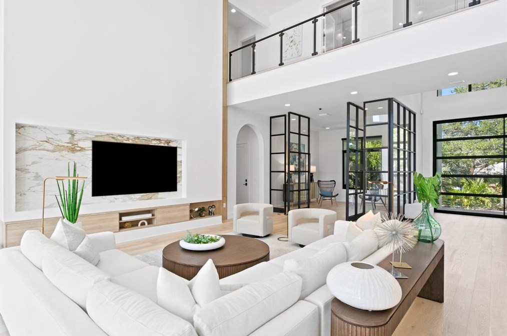 104 Ladoga Ave, Tampa FL 33606-3806 exterior