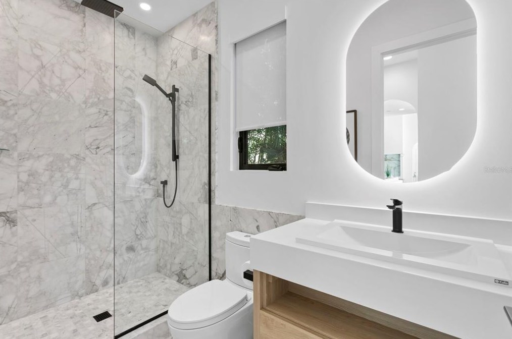 104 Ladoga Ave, Tampa FL 33606-3806 exterior