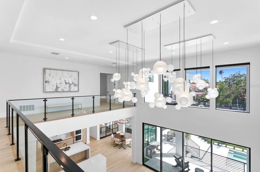 104 Ladoga Ave, Tampa FL 33606-3806 exterior