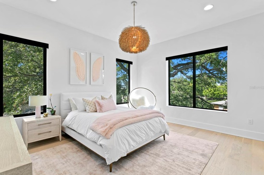 104 Ladoga Ave, Tampa FL 33606-3806 exterior