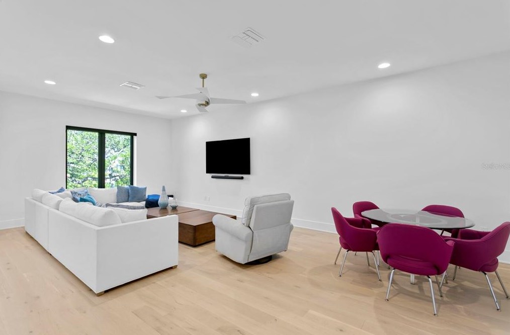 104 Ladoga Ave, Tampa FL 33606-3806 exterior