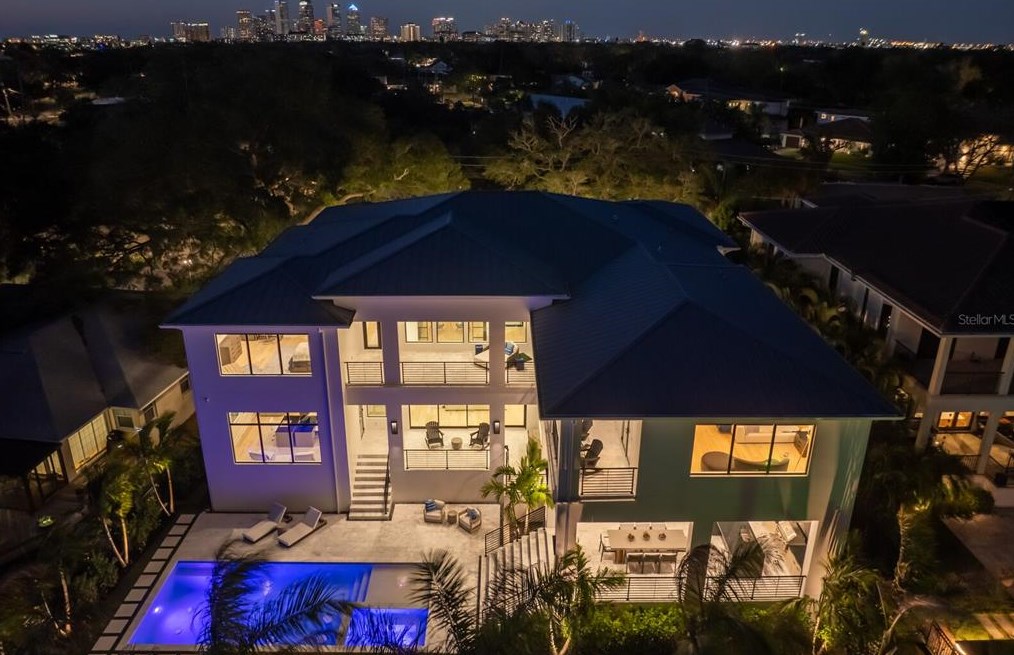 104 Ladoga Ave, Tampa FL 33606-3806 exterior