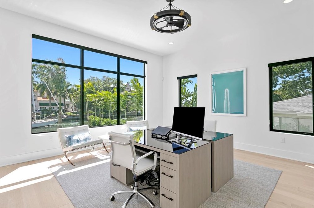 104 Ladoga Ave, Tampa FL 33606-3806 exterior