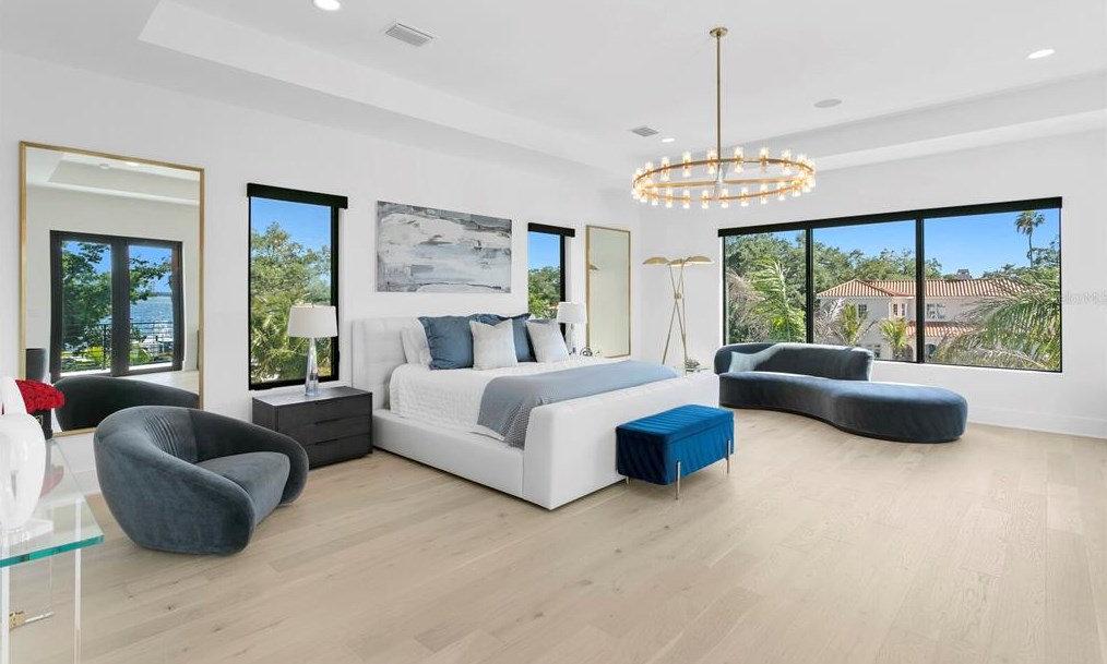 104 Ladoga Ave, Tampa FL 33606-3806 exterior