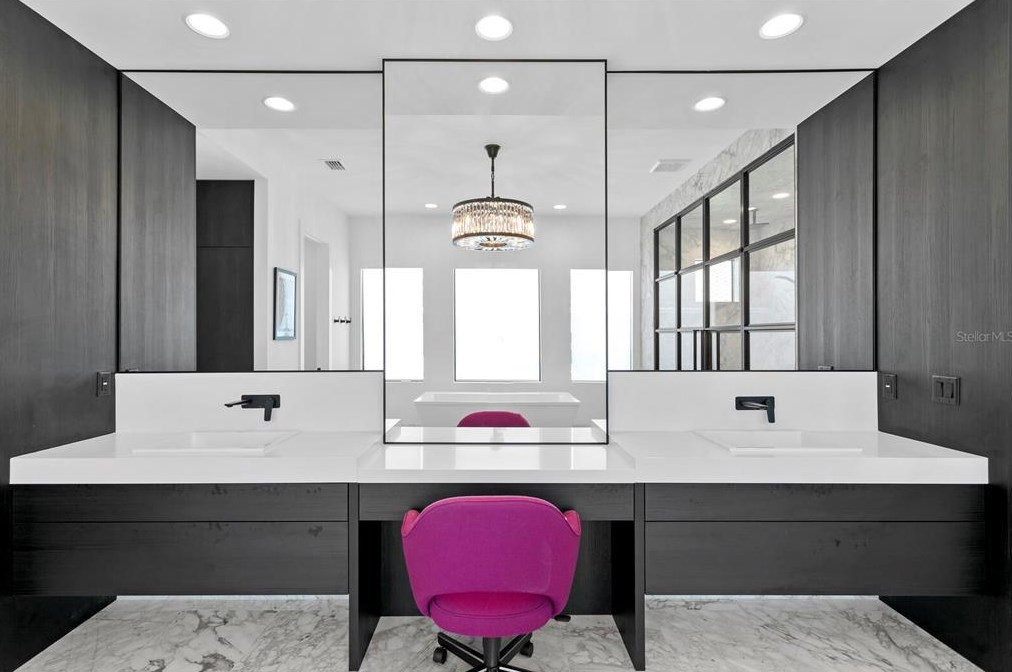 104 Ladoga Ave, Tampa FL 33606-3806 exterior