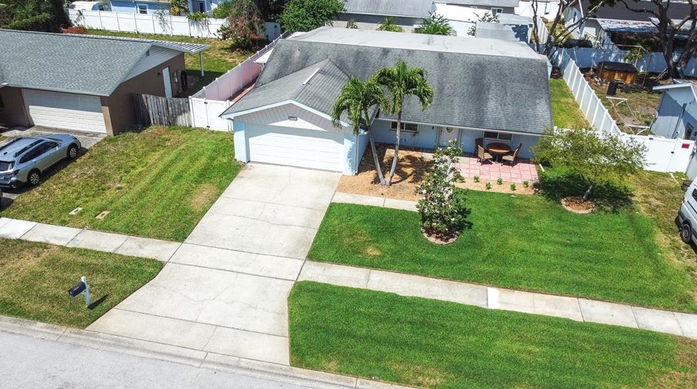 12502 Cumberland Dr, Largo, FL 33773-2932