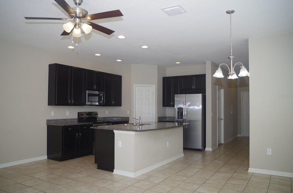 7089 Towne Lake Rd, Riverview, FL 33578
