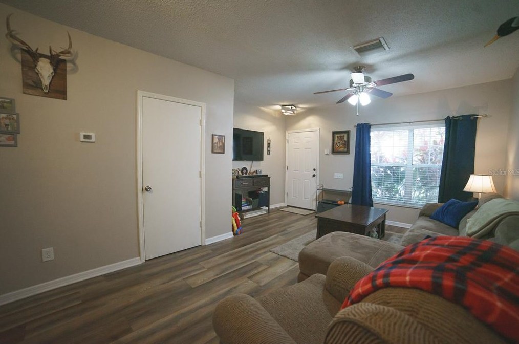 5941 Bayside Key Dr, Tampa FL  33615-4282 exterior