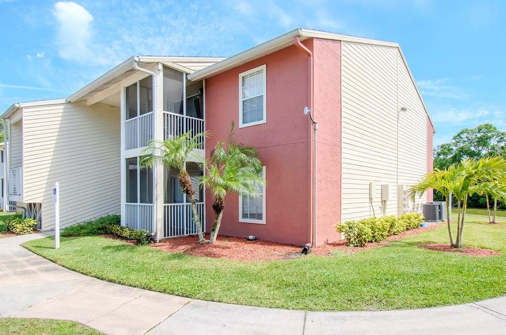 806 Lake Haven Square #104, Brandon, FL 33511