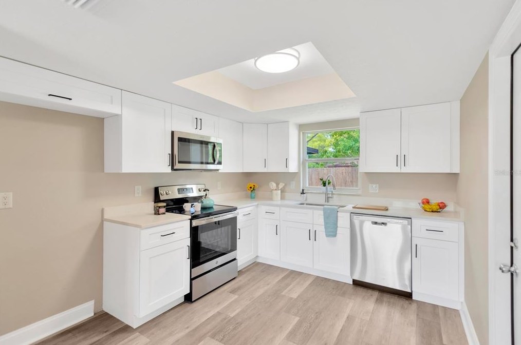 11208 Mondale Ave, Seffner, FL 33584