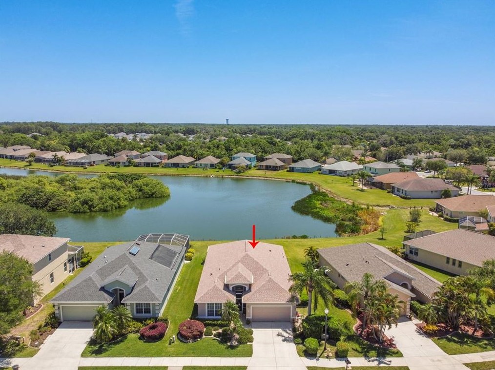 5098 Lakehurst Ct, Palmetto, FL 34221