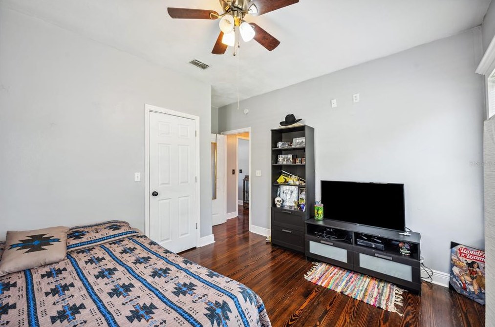 240 Parkwood Ave, Bartow FL  33830-4250 exterior