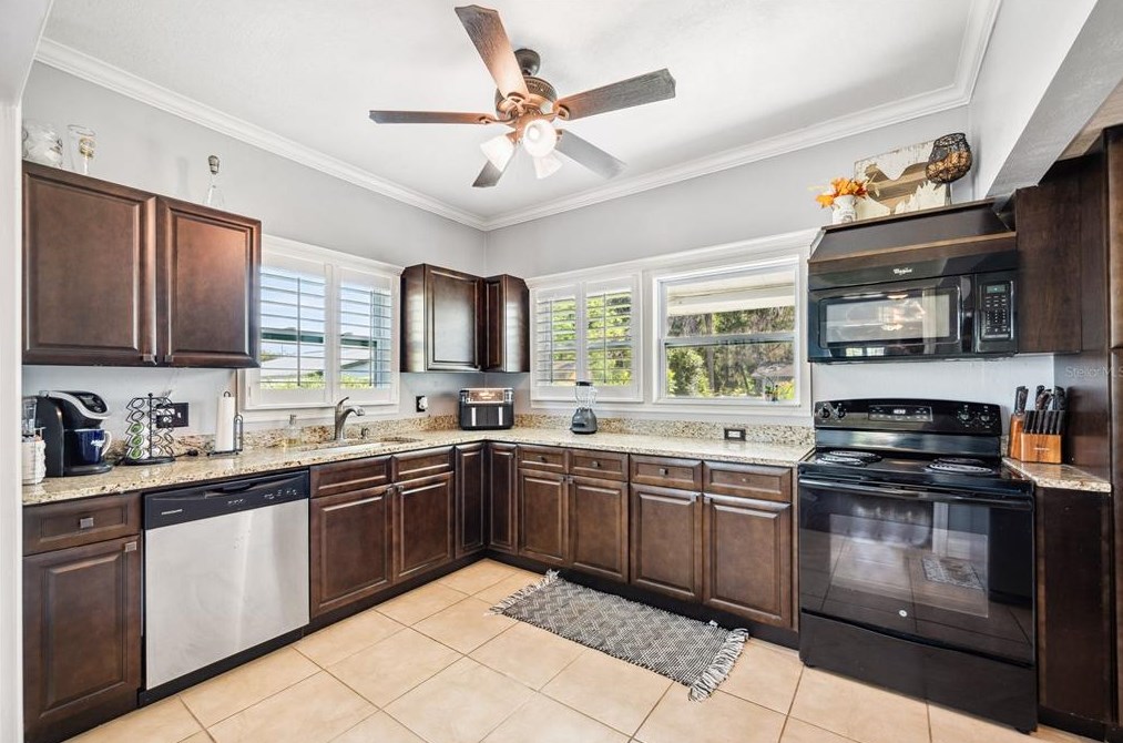 240 Parkwood Ave, Bartow FL  33830-4250 exterior