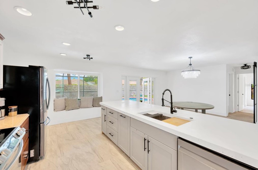 1437 Shell Flower Dr, Brandon FL  33511-8370 exterior