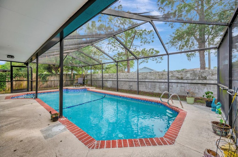 1437 Shell Flower Dr, Brandon FL  33511-8370 exterior
