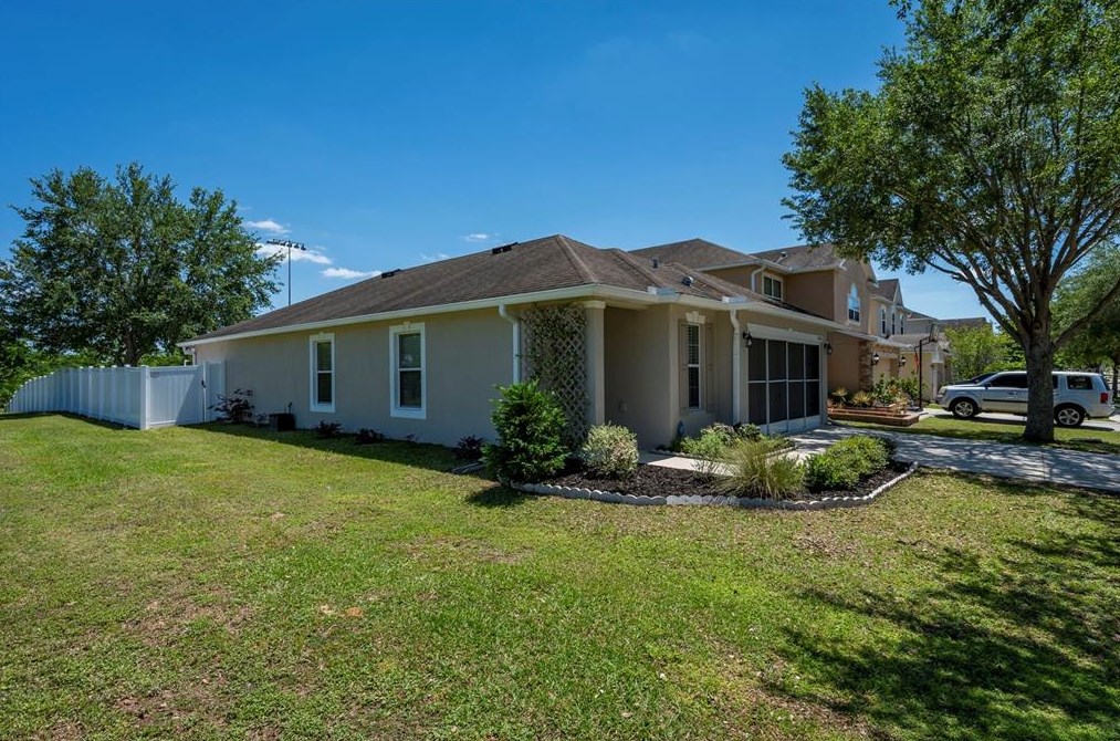 13420 Kent Bradley St, Dade City, FL 33525