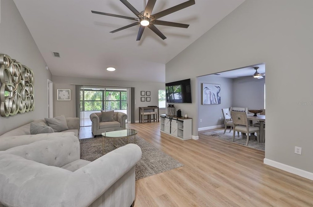 210 Lookout Dr, Ruskin, FL 33572