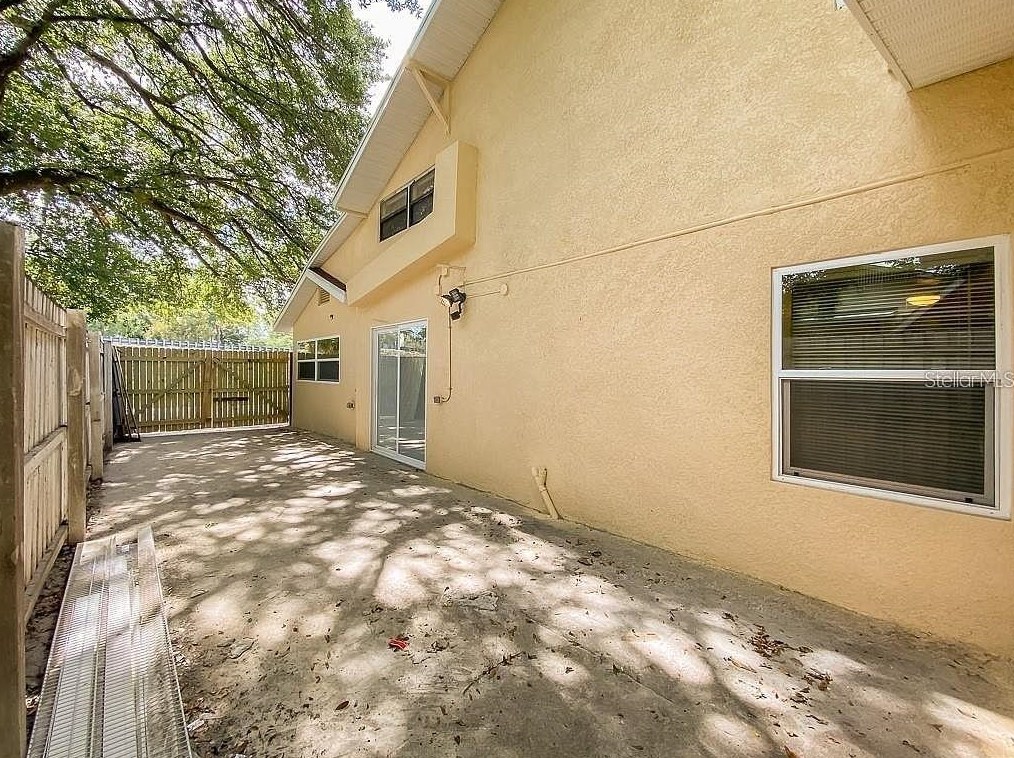 801 E New Orleans Ave, Tampa, FL 33603