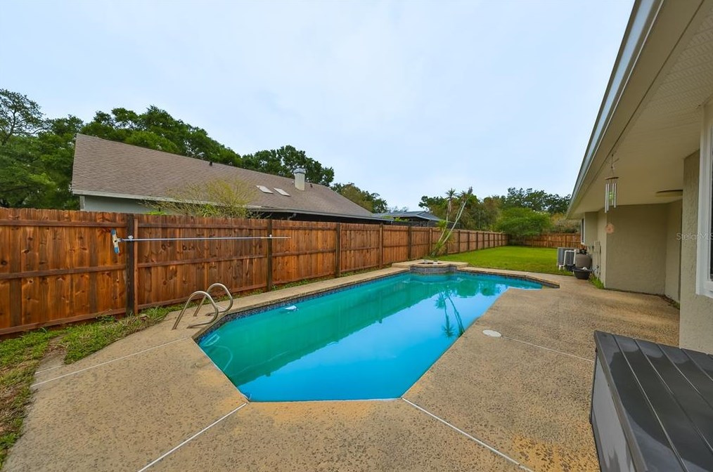 1932 Redbridge Dr, Brandon, FL 33511-8397