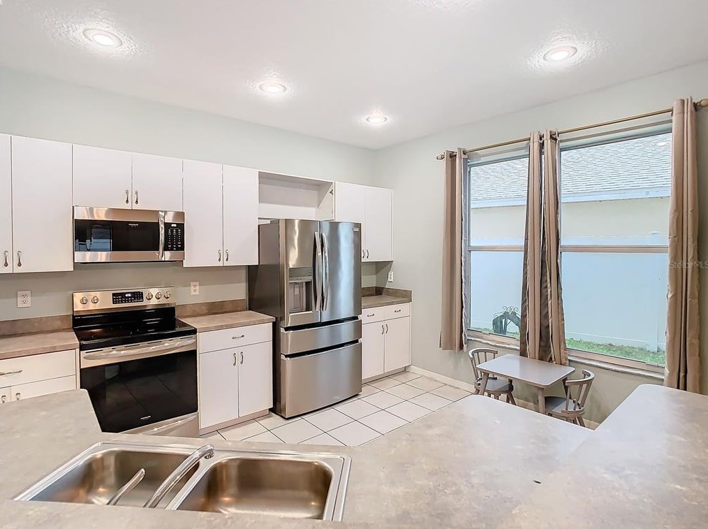 5500 Passing Pne Ln, Zephyrhills FL 33541-9620 exterior