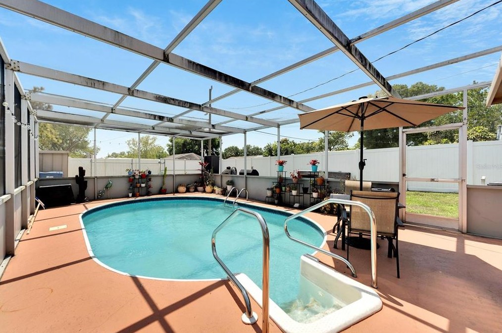 2326 14th Ave, Saint Petersburg, FL 33713-5834