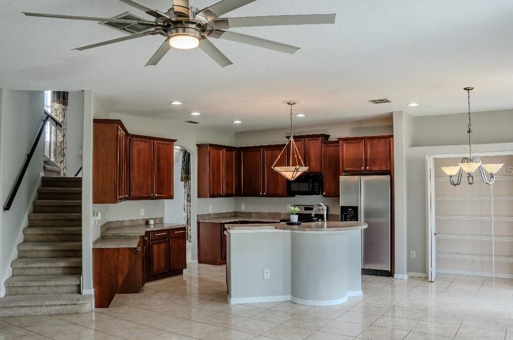 1557 Amaryllis Cir, Orlando FL 32825-7432 exterior