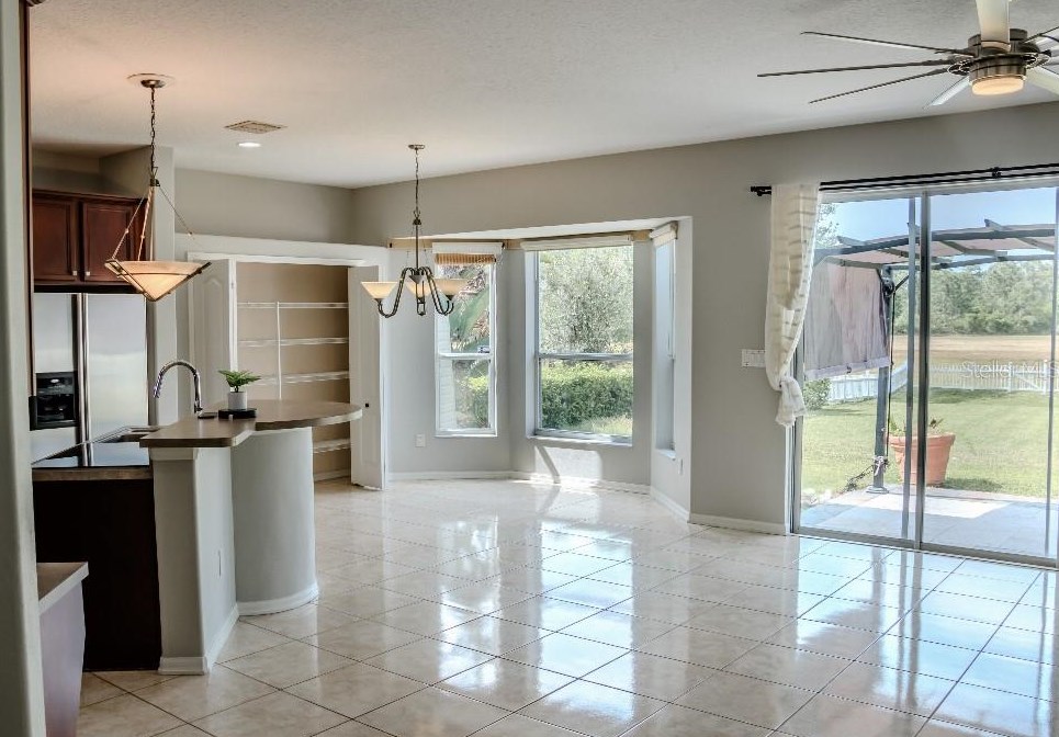 1557 Amaryllis Cir, Orlando FL 32825-7432 exterior