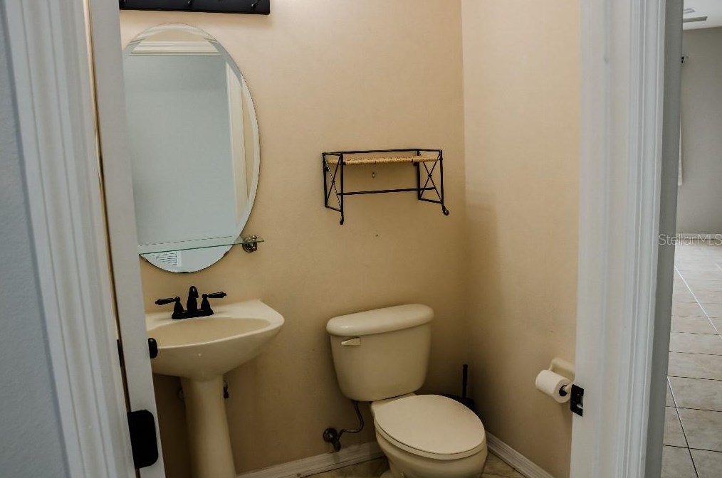 1557 Amaryllis Cir, Orlando FL 32825-7432 exterior