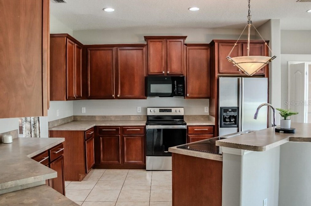 1557 Amaryllis Cir, Orlando FL 32825-7432 exterior