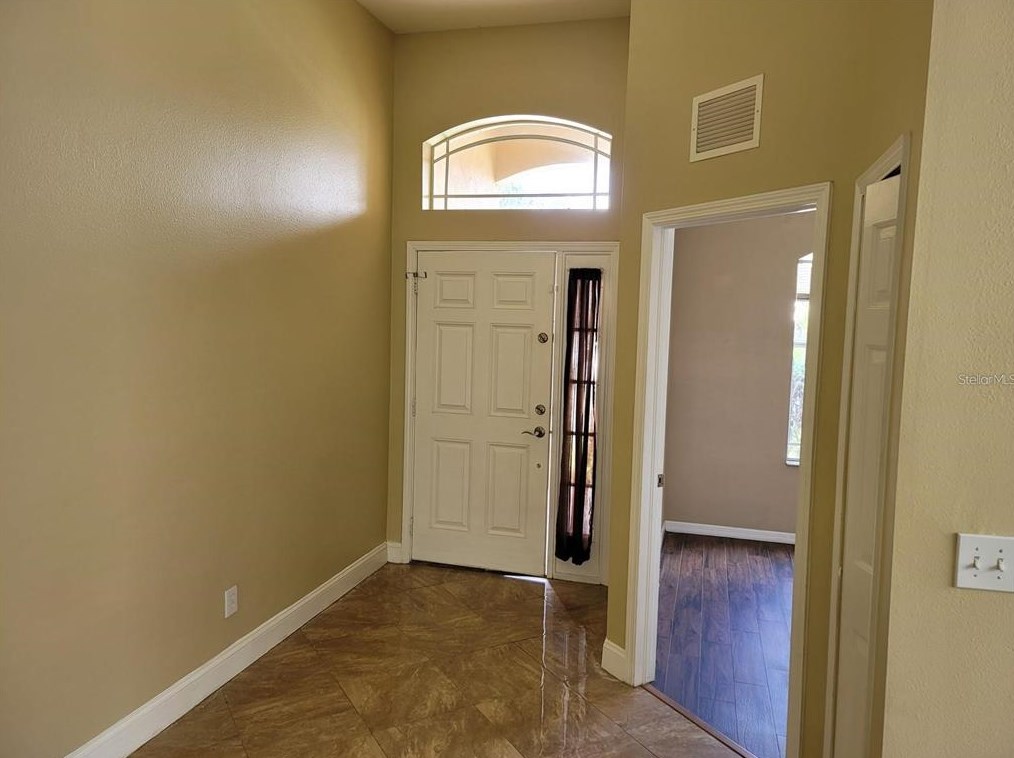 13007 Terrace Springs Dr, Tampa FL  33637-3007 exterior