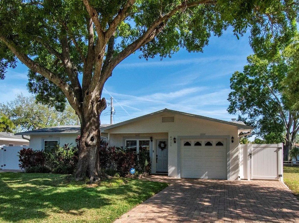 4711 Alline Ave, Tampa FL  33611-2101 exterior