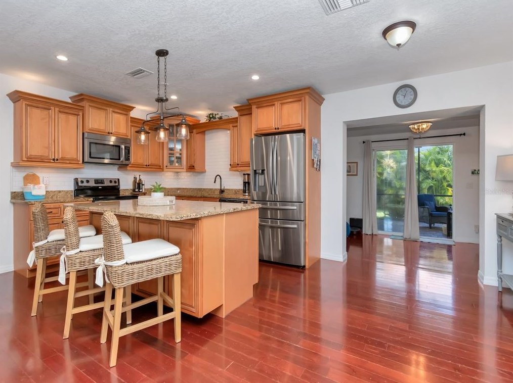 4711 Alline Ave, Tampa FL  33611-2101 exterior