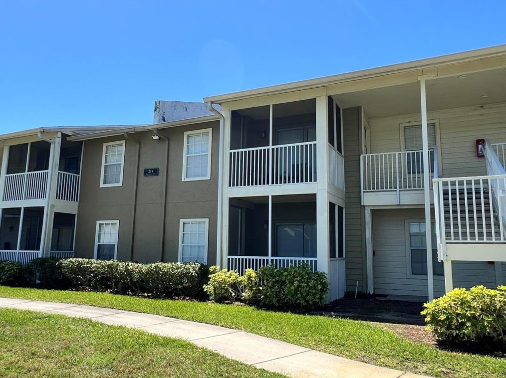 214 Lake Parsons Green #207, Brandon, FL 33511