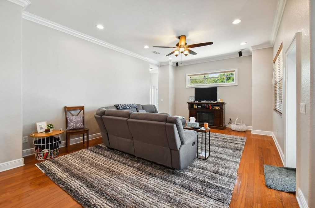 11028 Stone Branch Dr, Riverview FL  33569-2029 exterior