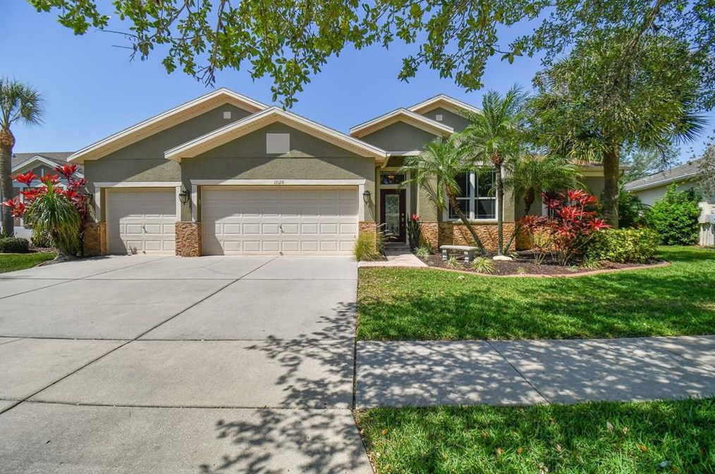11028 Stone Branch Dr, Riverview FL  33569-2029 exterior