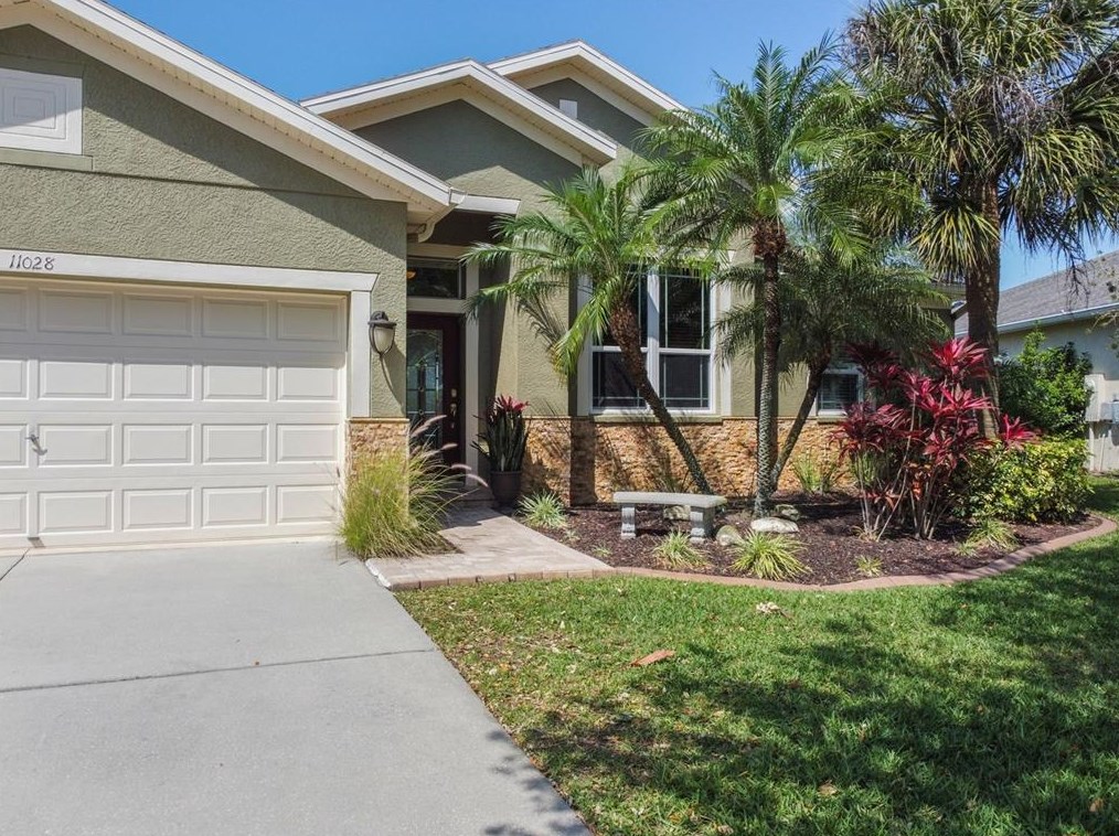 11028 Stone Branch Dr, Riverview FL  33569-2029 exterior