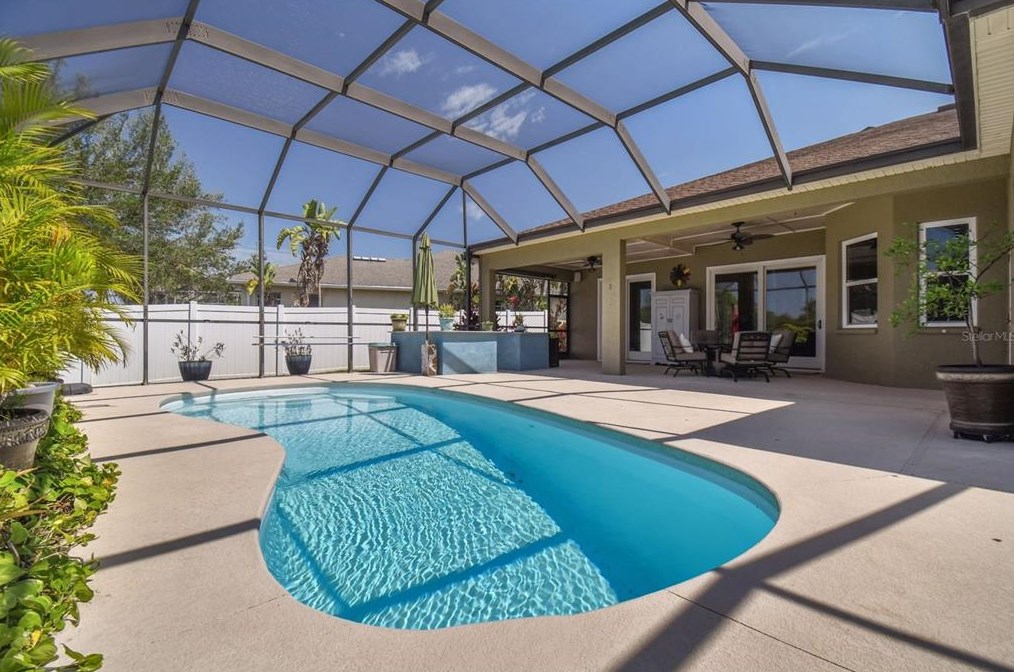 11028 Stone Branch Dr, Riverview FL  33569-2029 exterior