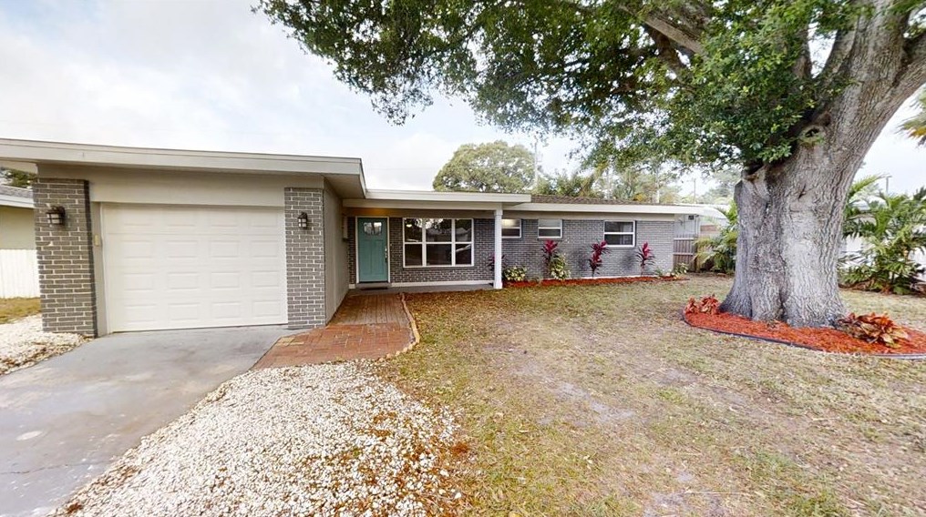 1625 Madrid Dr, Largo, FL 33778-1213