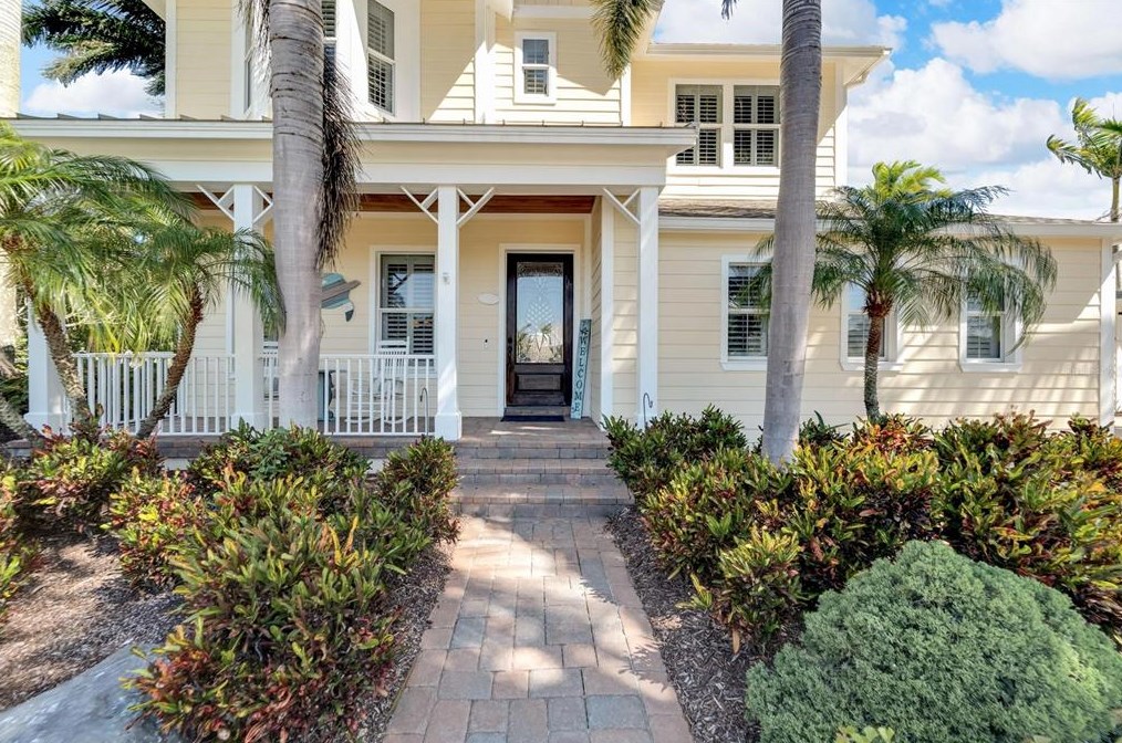 703 Islebay Dr, Ruskin, FL 33572