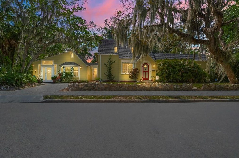 1306 19th St W, Bradenton, FL 34205